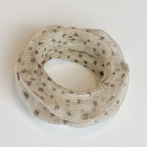 Armband, gestrickt, gepunktet