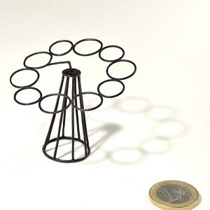 Kleine Skulptur drehend